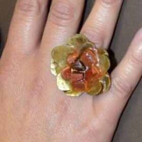 ορείχαλκος σφυρήλατος με ημιπολύτιμες πέτρες χρυσολιθο και υγρο γυαλι - wrought brass with semiprecious stones xrysolithos and glazing resin