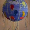 χειροποίητο παιδικό φωτιστικό μπλε μπάλα ήλιος καραβάκια πολύχρωμα μπαλόνια και σατέν κορδελάκια