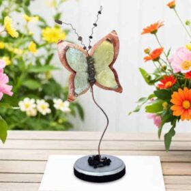 Μεταλλική διακοσμητική πεταλούδα διπλή χαλκός αρζαντό ασημί με ημιπολύτιμους λίθους σε ξύλινη βάση με φύλλο ασήμι και υγρό γυαλί