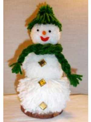 χιονάνθρωπος διακοσμητικός 17 Χ 9 εκ με νήμα στρας χάντρες σε ξύλινη βάση κορμού