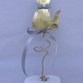 μπομπονιέρα γάτος παπιγιόν σε βάση