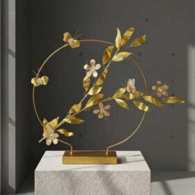 Μεταλλικό διακοσμητικό χώρου στεφάνι με λουλούδια και πεταλούδες