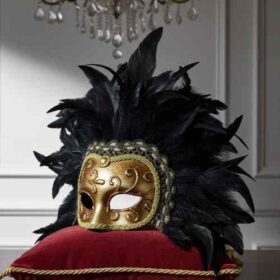 βενετσιάνικη αποκριάτικη μάσκα μαύρα φτερά χρυσή τρέσα