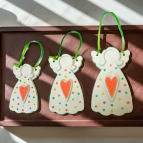 πολύχρωμα διακοσμητικά τοίχου αγγελάκια